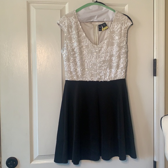 Windsor | Sequin Dress | Large - Picture 3 of 9